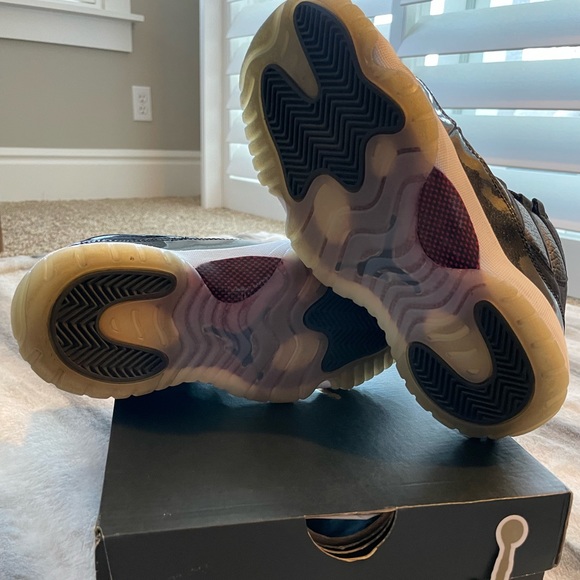 Air Jordan 11 Retro - Picture 4 of 4
